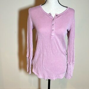 Splendid fitted thermal Henley size L NWOT